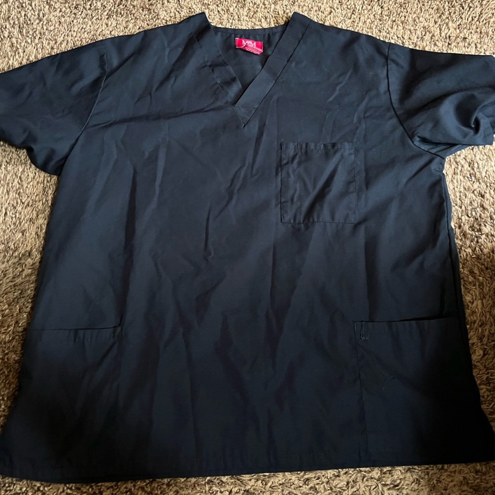 Women’s scrub top